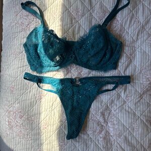 Teal Lace Underwire Bra & Thong Set - Women Intimates